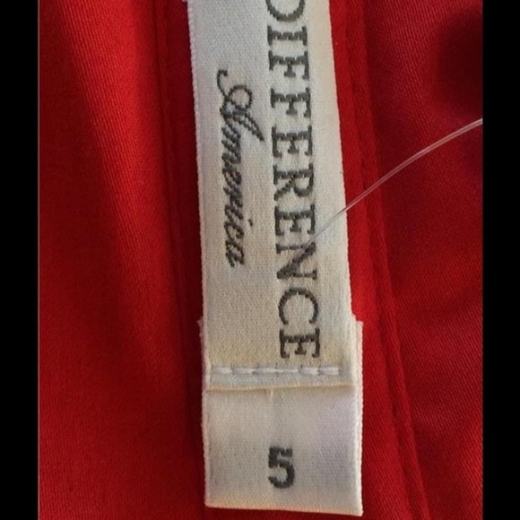 Difference Red Pleated Back Blouse - Picture 5 of 5